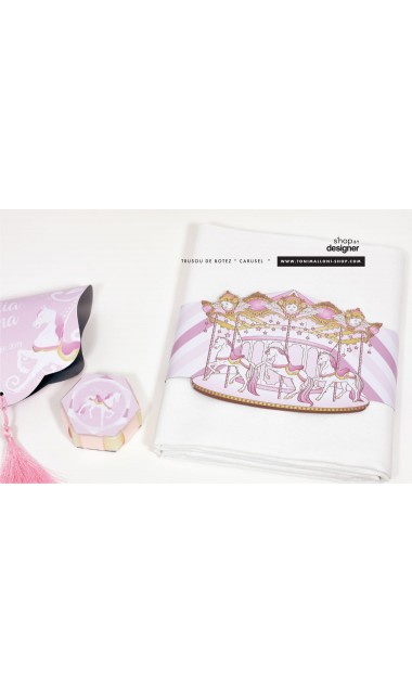 Trusou de botez elegant, brodat cu un carusel roz, Povestea Carusel 5